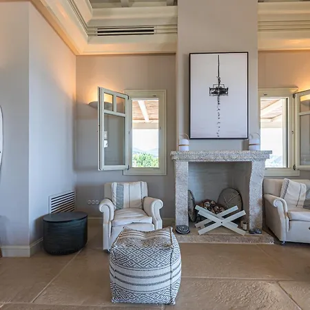 Salanti Hillcrest Villa *