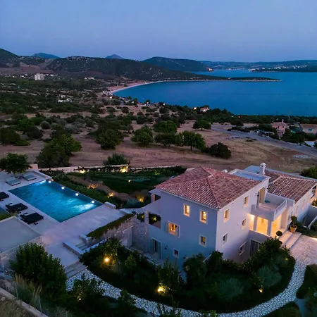 Salanti Hillcrest Vila