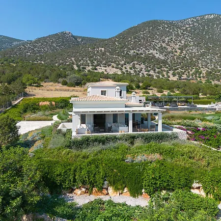 Salanti Hillcrest Villa *