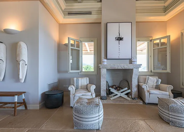 Salanti Hillcrest Willa *