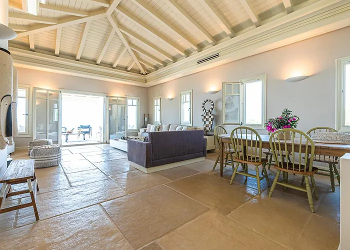 Salanti Hillcrest Villa *