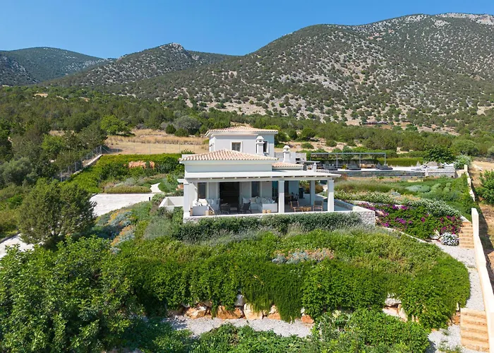 Salanti Hillcrest Villa *